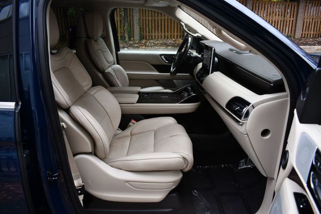 2018 Lincoln Navigator 4x4 Reserve - 22935859 - 29