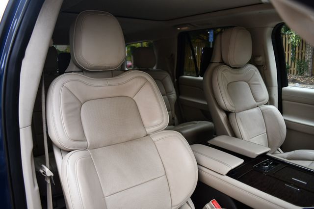 2018 Lincoln Navigator 4x4 Reserve - 22935859 - 30