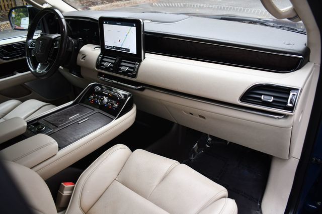 2018 Lincoln Navigator 4x4 Reserve - 22935859 - 31