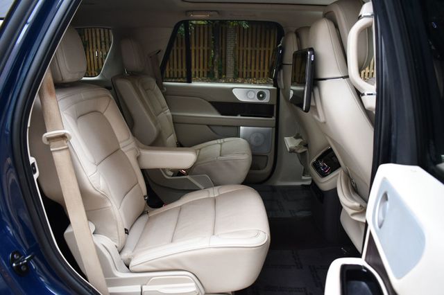 2018 Lincoln Navigator 4x4 Reserve - 22935859 - 32