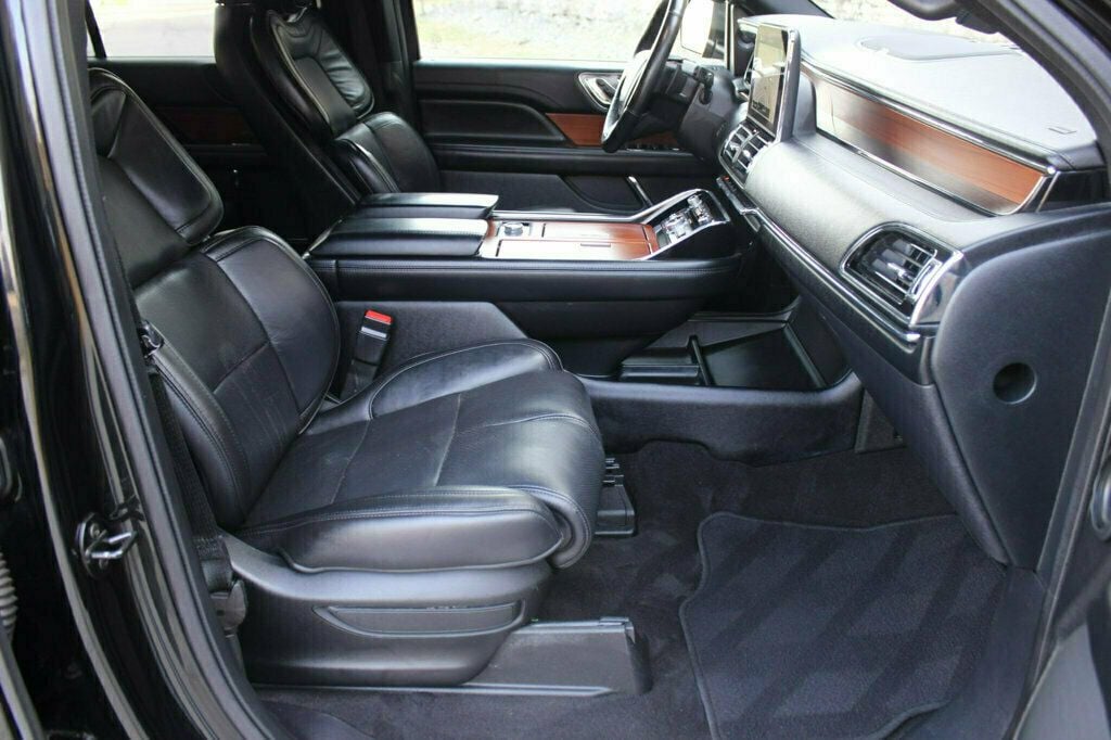 2018 Lincoln Navigator 4x4 Reserve - 22777556 - 24