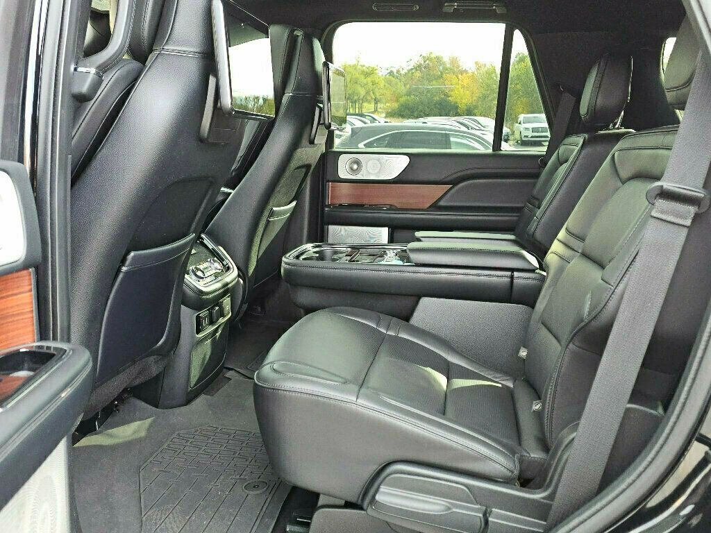 2018 Lincoln Navigator 4x4 Reserve - 22934211 - 18
