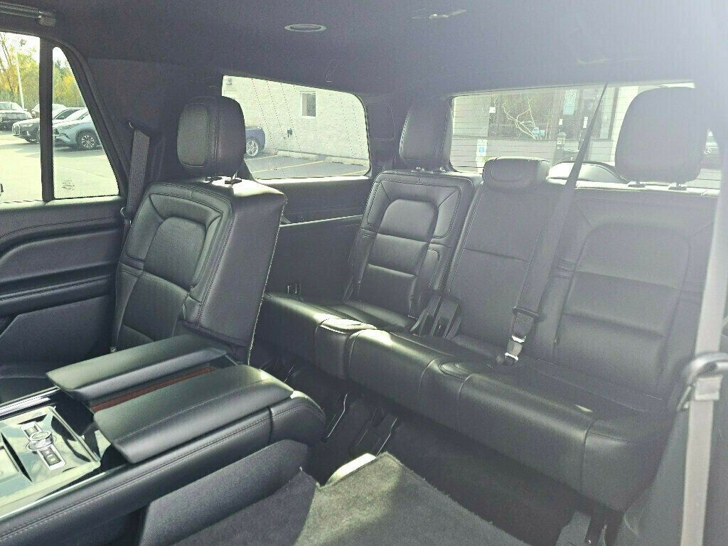 2018 Lincoln Navigator 4x4 Reserve - 22934211 - 19
