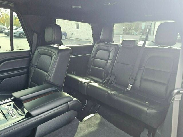 2018 Lincoln Navigator 4x4 Reserve - 22934211 - 19