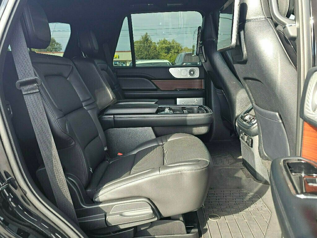 2018 Lincoln Navigator 4x4 Reserve - 22934211 - 20