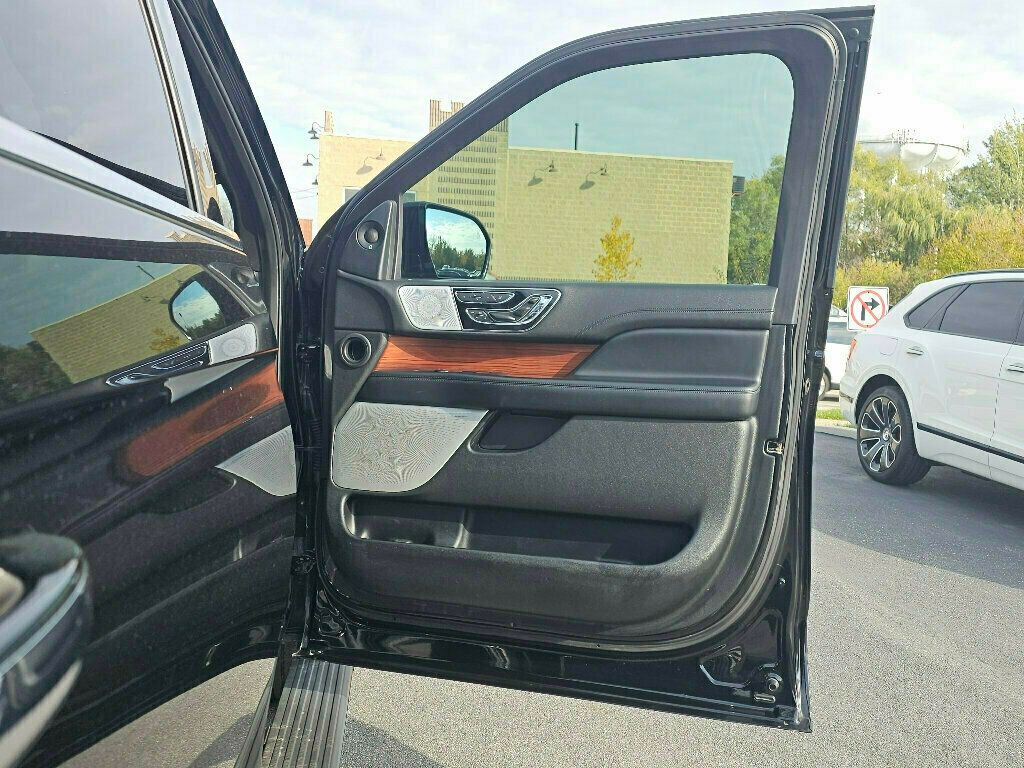 2018 Lincoln Navigator 4x4 Reserve - 22934211 - 23