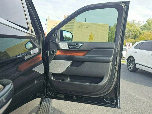 2018 Lincoln Navigator 4x4 Reserve - 22934211 - 23