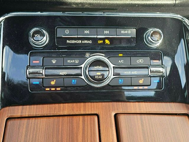 2018 Lincoln Navigator 4x4 Reserve - 22934211 - 29