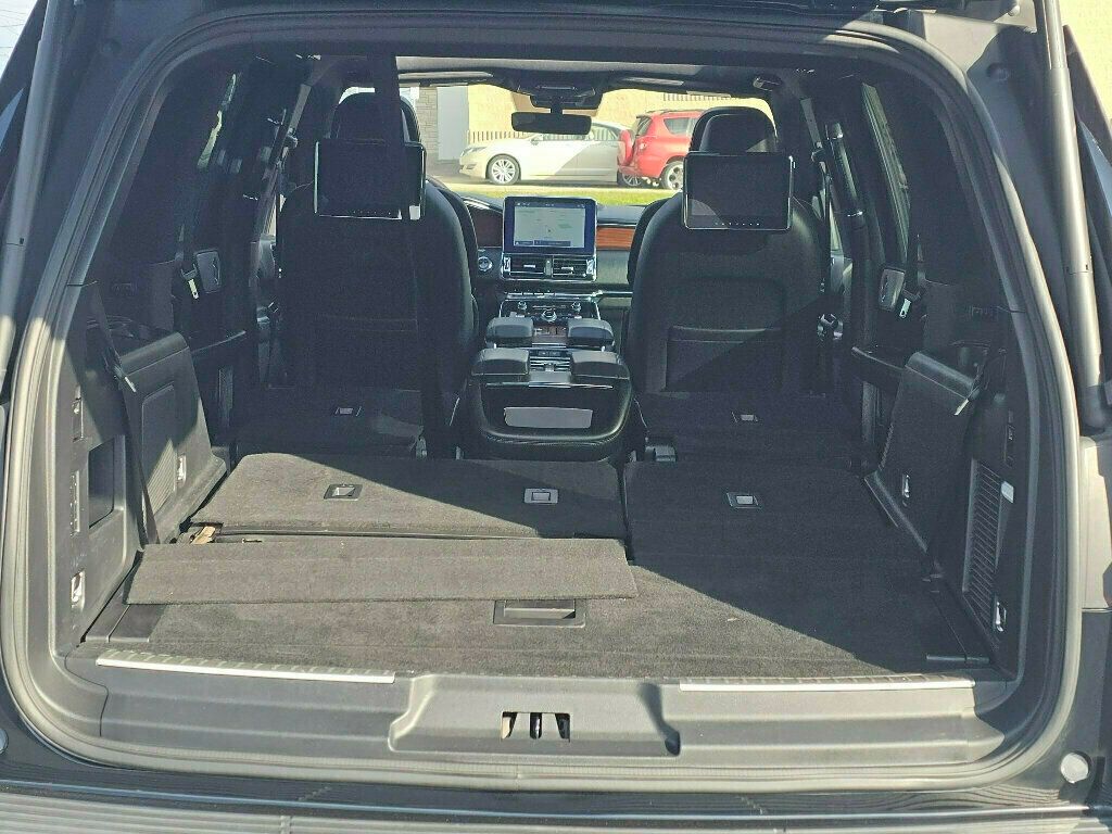 2018 Lincoln Navigator 4x4 Reserve - 22934211 - 39