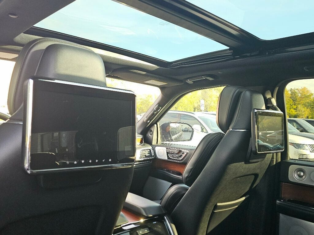 2018 Lincoln Navigator 4x4 Reserve - 22934211 - 4