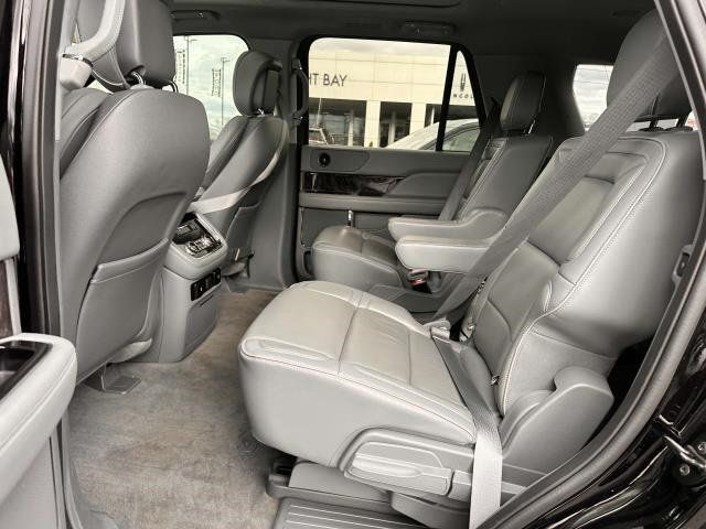 2018 Lincoln Navigator 4x4 Select - 22373049 - 10