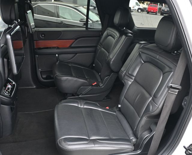 2018 Lincoln Navigator Select - 23027692 - 13