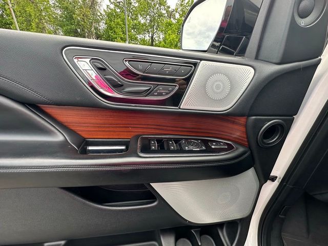2018 Lincoln Navigator L 4x4 Reserve - 23022169 - 24