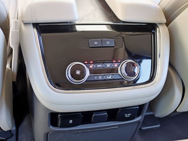 2018 Lincoln Navigator L 4x4 Reserve - 23027440 - 24