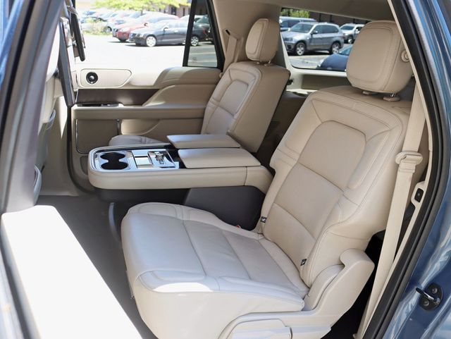 2018 Lincoln Navigator L 4x4 Reserve - 23027440 - 28