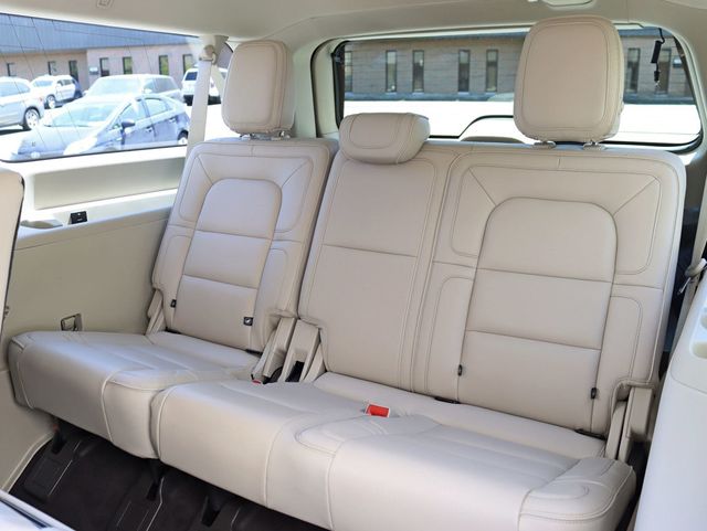 2018 Lincoln Navigator L 4x4 Reserve - 23027440 - 30