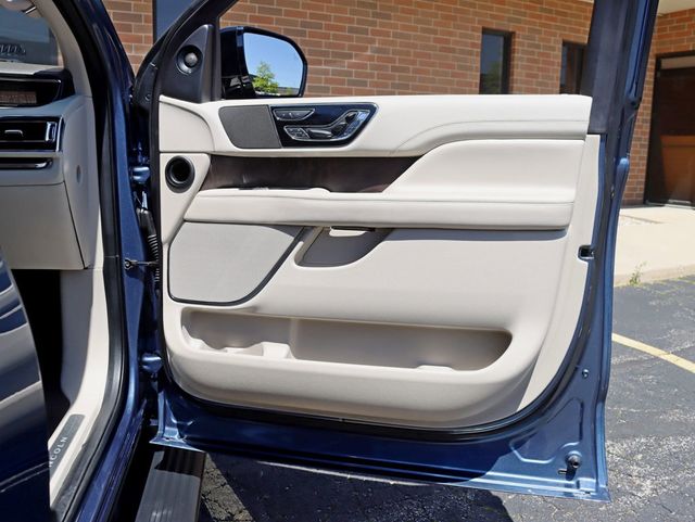 2018 Lincoln Navigator L 4x4 Reserve - 23027440 - 34
