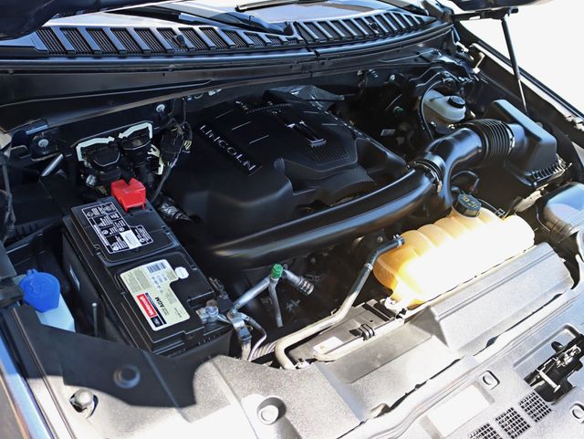 2018 Lincoln Navigator L 4x4 Reserve - 23027440 - 39