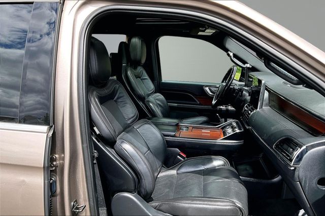 2018 Lincoln Navigator L 4x4 Reserve - 23026489 - 12