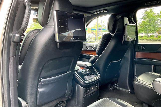2018 Lincoln Navigator L 4x4 Reserve - 23026489 - 17