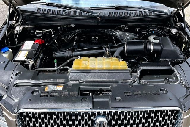 2018 Lincoln Navigator L 4x4 Reserve - 23026489 - 36