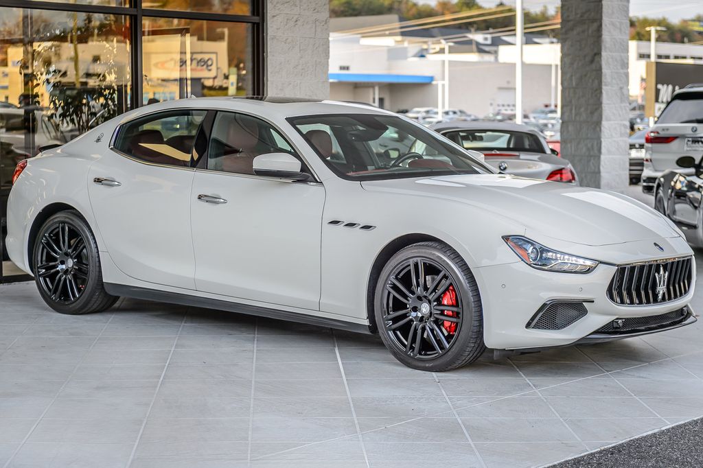 2018 Maserati Ghibli photo 4