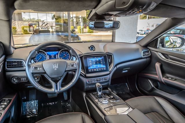 2018 Maserati Ghibli GHIBLI - NAV - MOONROOF - BACKUP CAM - LOADED - LOW MILES - 22934604 - 26