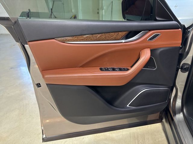 2018 Maserati Levante GranLusso 3.0L - 23028313 - 24