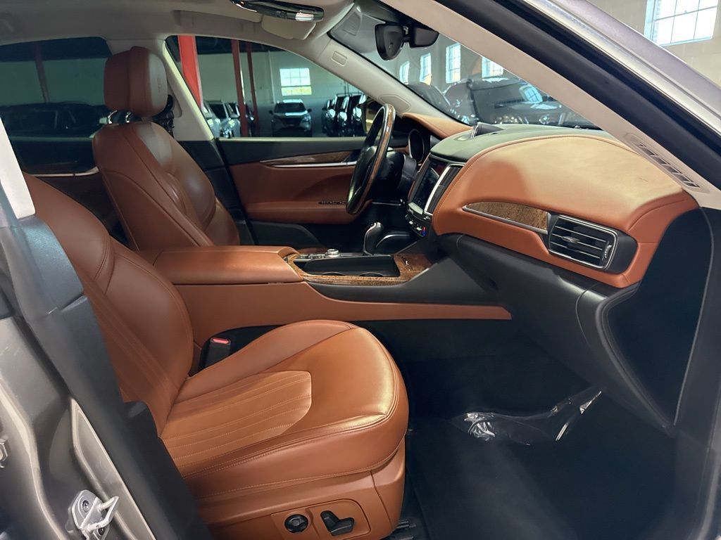 2018 Maserati Levante GranLusso 3.0L - 23028313 - 38