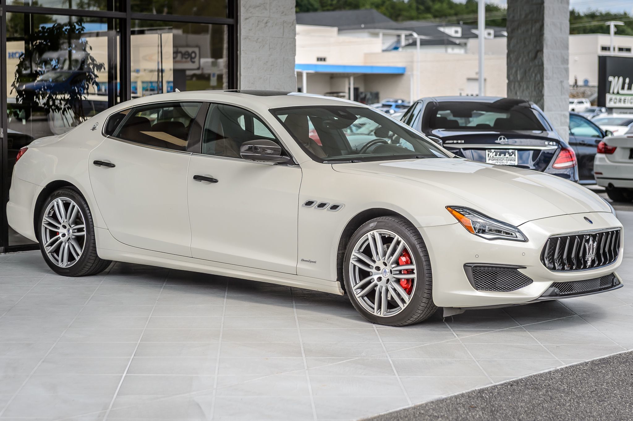 2018 Maserati Quattroporte SQ4 GranSport photo 3
