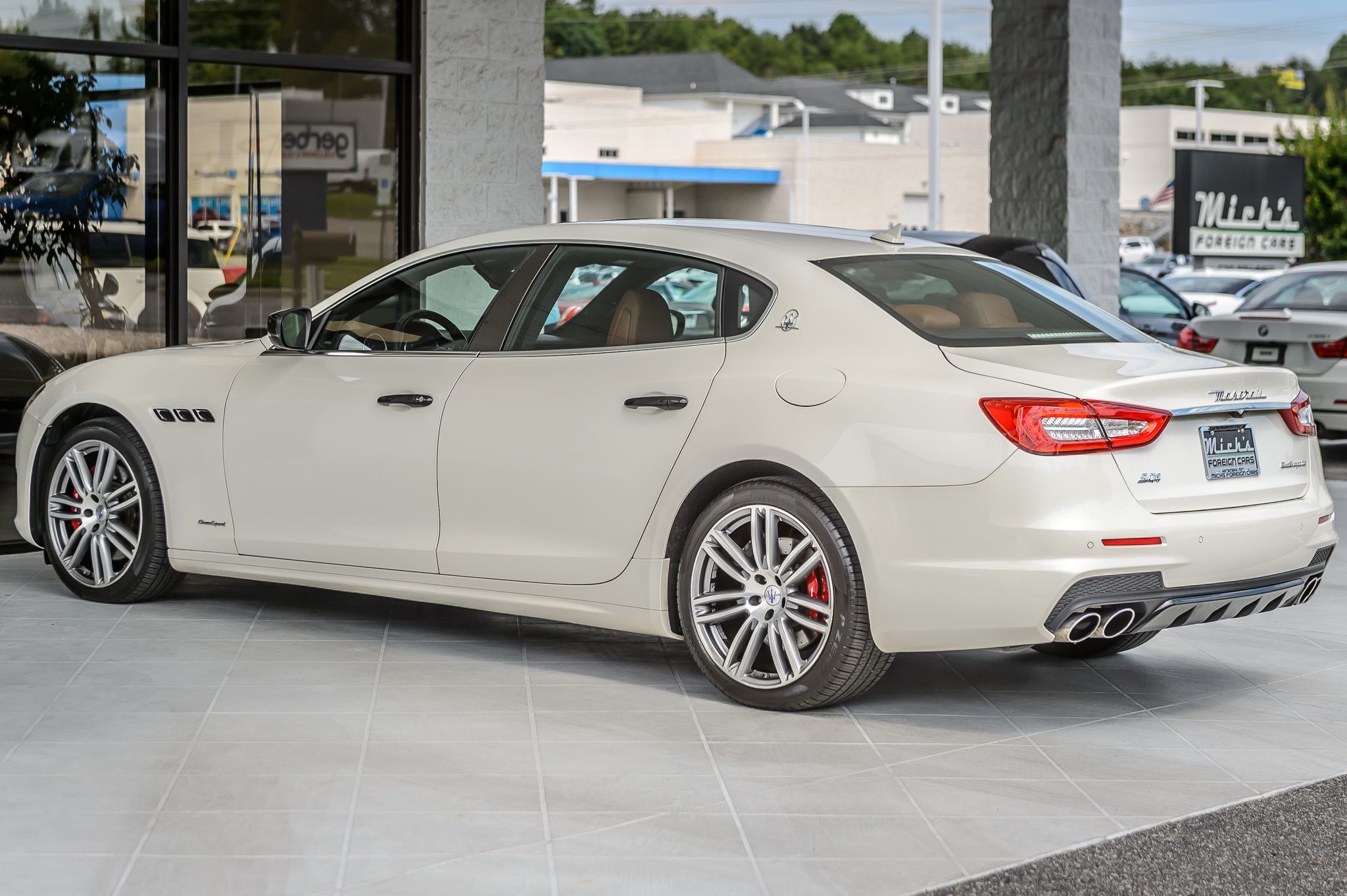 2018 Maserati Quattroporte SQ4 GranSport photo 6