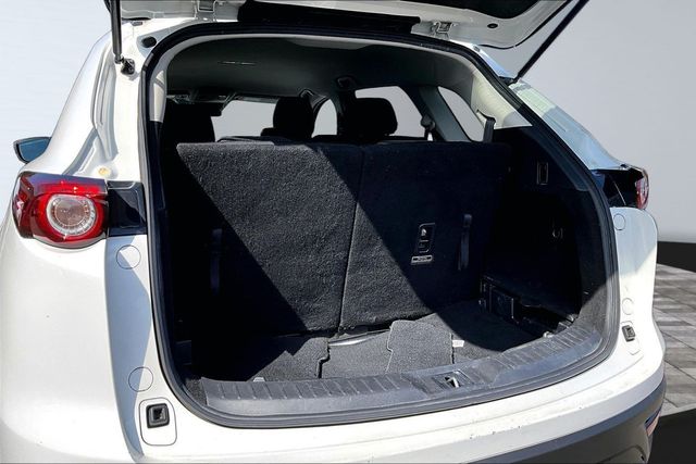 2018 Mazda CX-9 Sport - 23079944 - 32