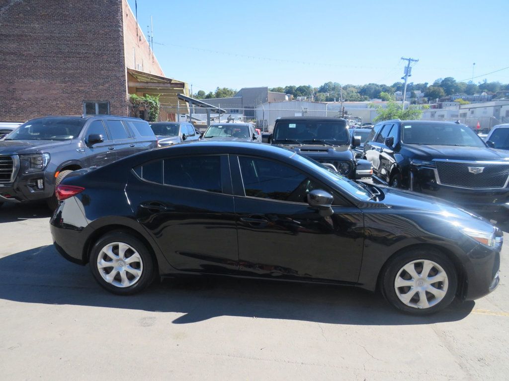 Mazda Mazda3 photo 3