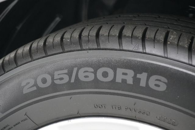 2018 Mazda Mazda3 4-Door Sport Automatic - 22987696 - 25