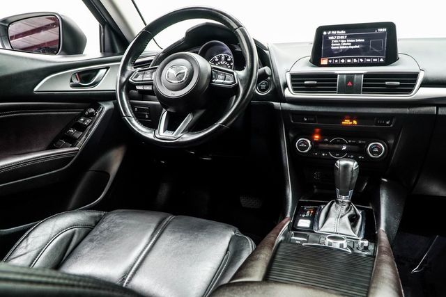 2018 Mazda Mazda3 4-Door Touring Automatic - 22916740 - 18