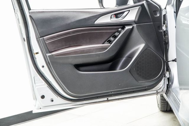 2018 Mazda Mazda3 4-Door Touring Automatic - 22916740 - 39