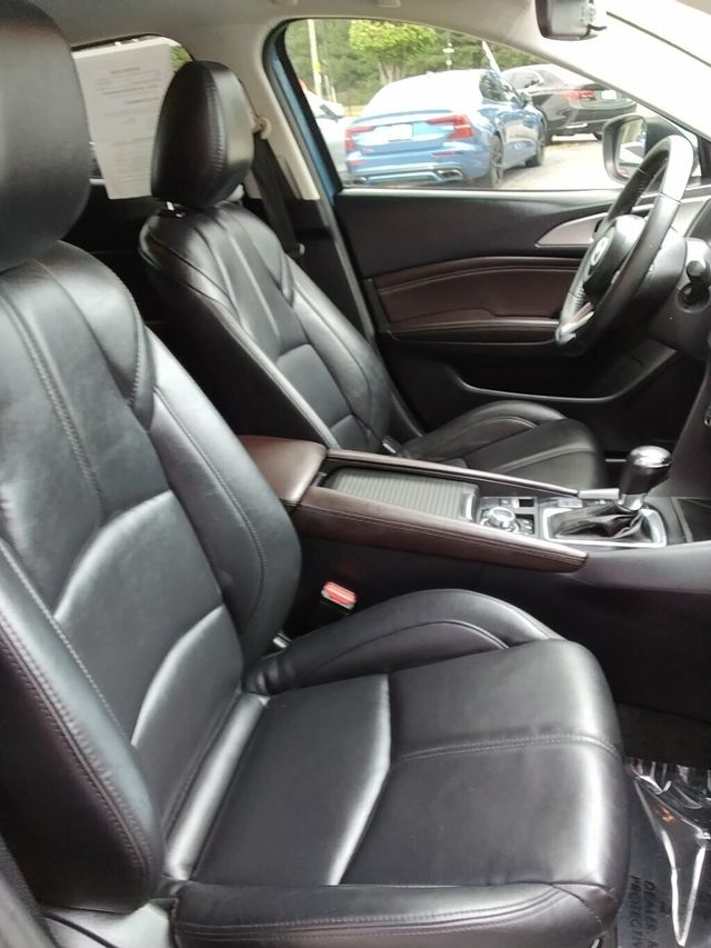 2018 Mazda Mazda3 4-Door Touring Automatic - 23091328 - 10