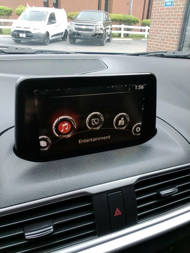 2018 Mazda Mazda3 4-Door Touring Automatic - 23091328 - 17