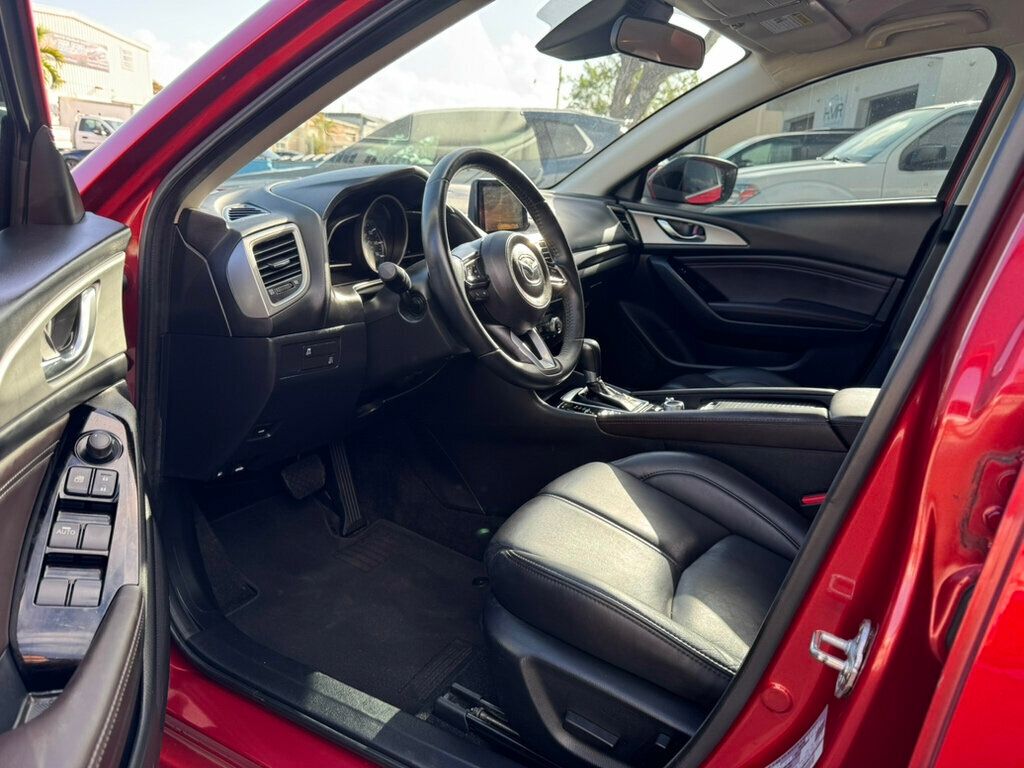 2018 Mazda Mazda3 4-Door Touring Automatic - 22994022 - 4