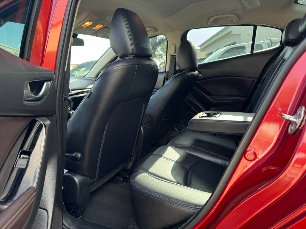 2018 Mazda Mazda3 4-Door Touring Automatic - 22994022 - 5