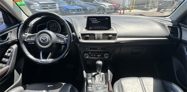 2018 Mazda Mazda3 4-Door Touring Automatic - 22431016 - 18