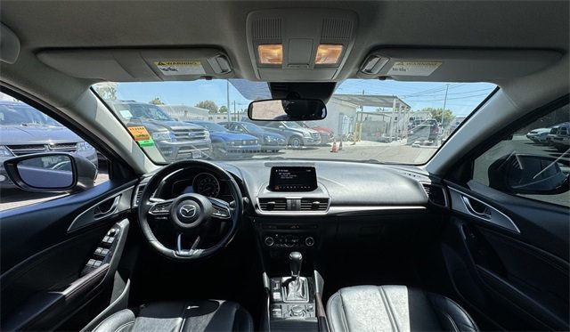 2018 Mazda Mazda3 4-Door Touring Automatic - 22431016 - 19
