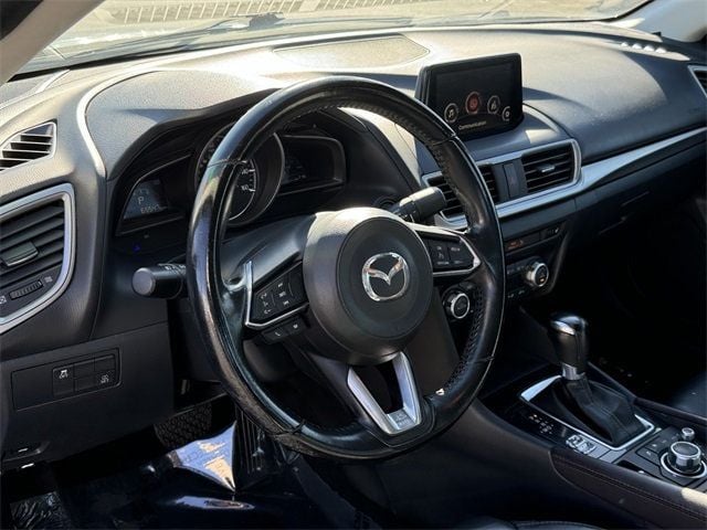 2018 Mazda Mazda3 4-Door Touring Automatic - 22670679 - 14