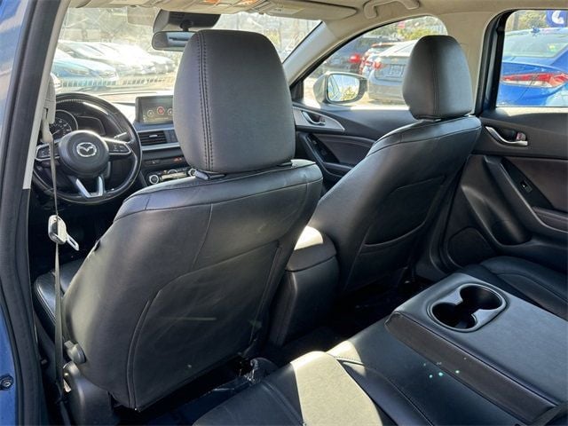 2018 Mazda Mazda3 4-Door Touring Automatic - 22670679 - 19