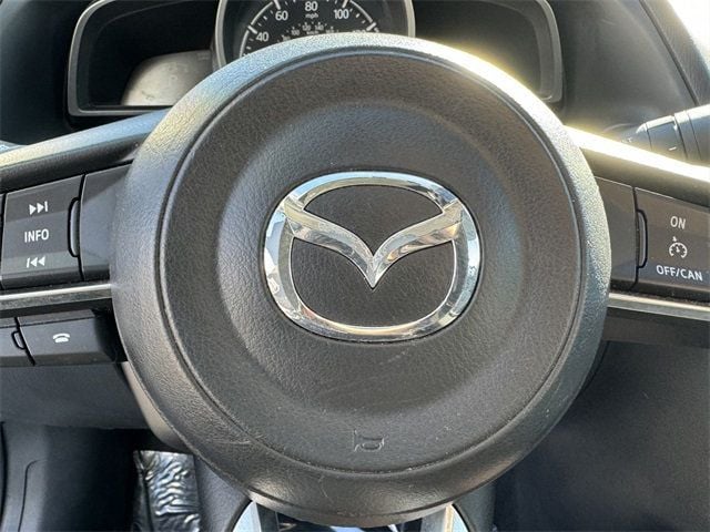 2018 Mazda Mazda3 4-Door Touring Automatic - 22670679 - 29