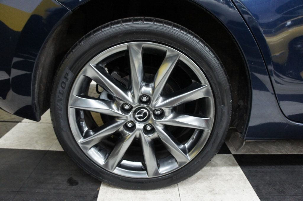 2018 Mazda Mazda3 Grand Touring Hatchback photo 13