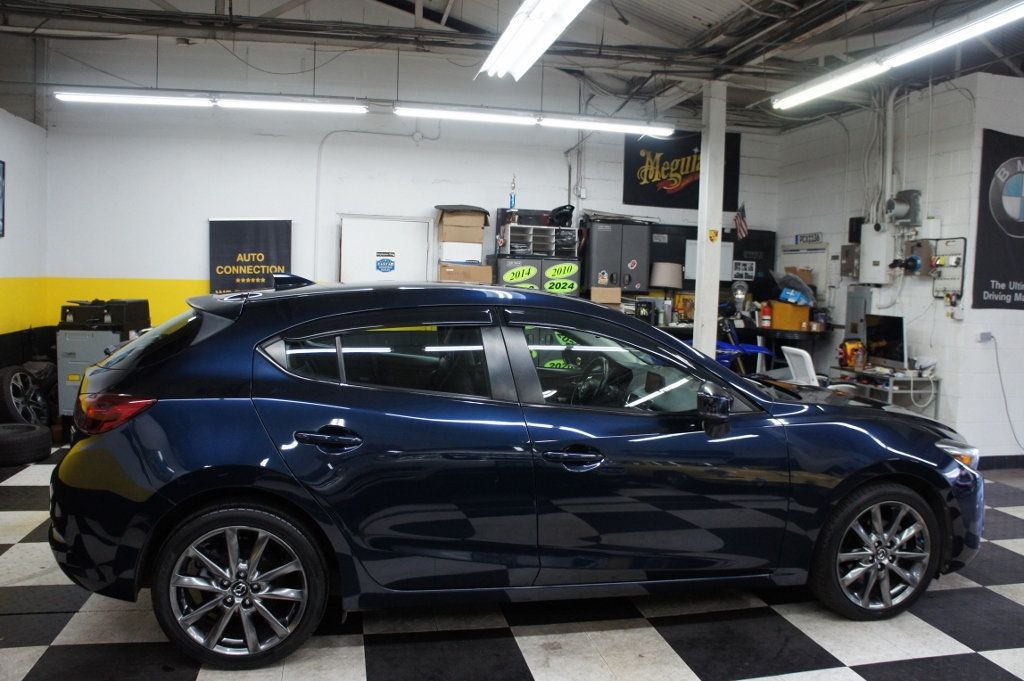 2018 Mazda Mazda3 Grand Touring Hatchback photo 14
