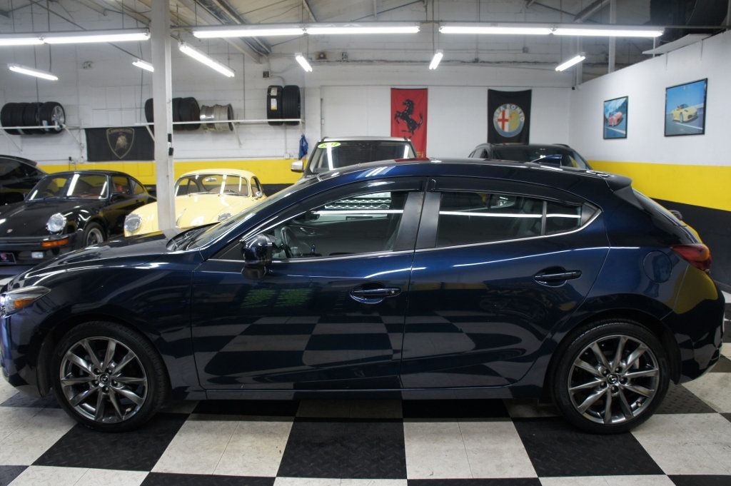 2018 Mazda Mazda3 Grand Touring Hatchback photo 18