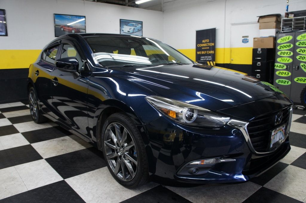 2018 Mazda Mazda3 Grand Touring Hatchback photo 2