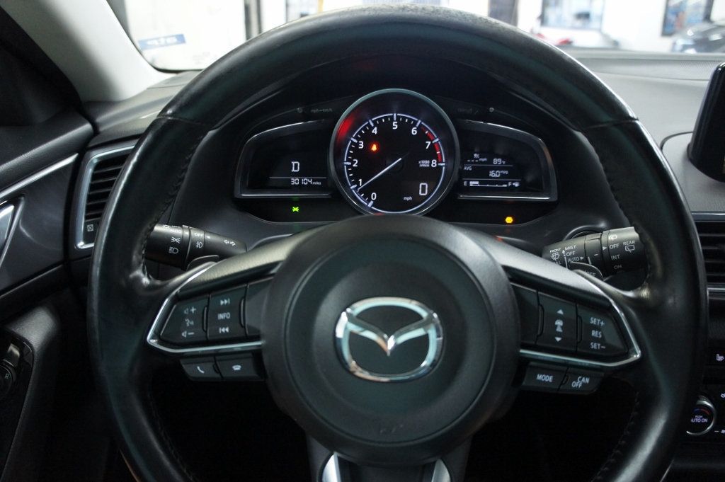 2018 Mazda Mazda3 Grand Touring Hatchback photo 31